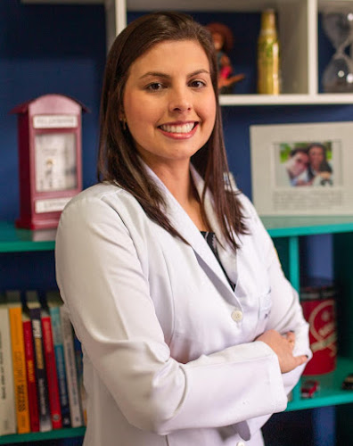 Dra. Aline Ribeiro - Gastropediatra e Pediatra